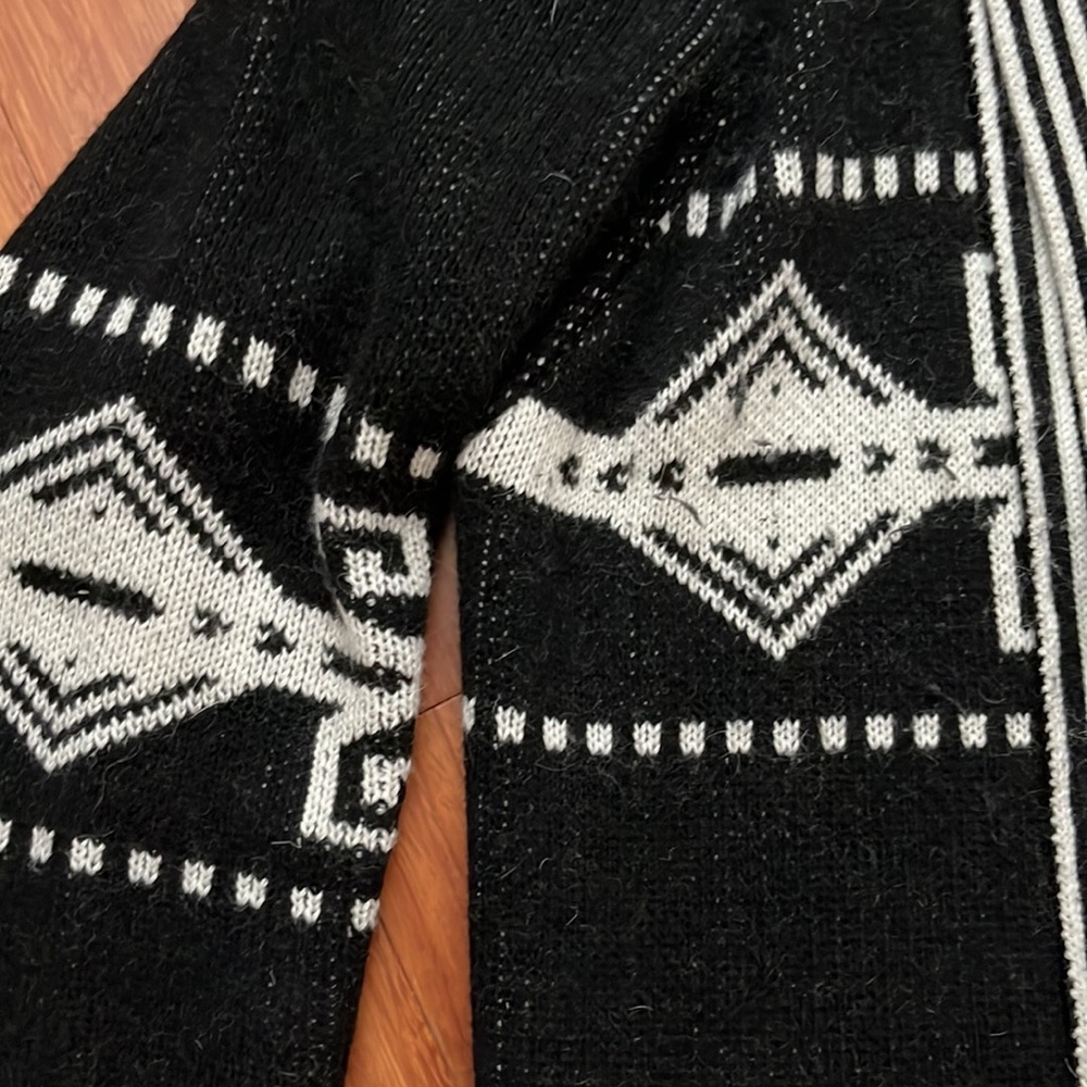 ✨HOST PICK✨ Brandy Melville Knit Cardigan with tribal print ‼️SALE‼️ - Picture 4 of 9